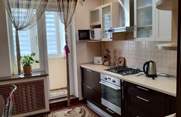 Двокіматна  квартира у гарному стані, 4 Південний мкрн., фото 1