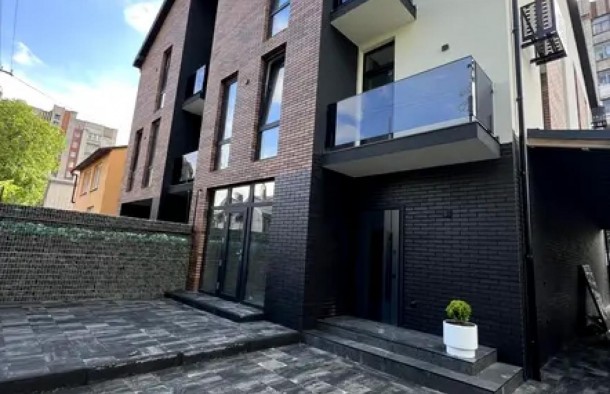 Продаж  Будинок  вул. Кричевського Михайла, Залізничний район, Львів, фото 1