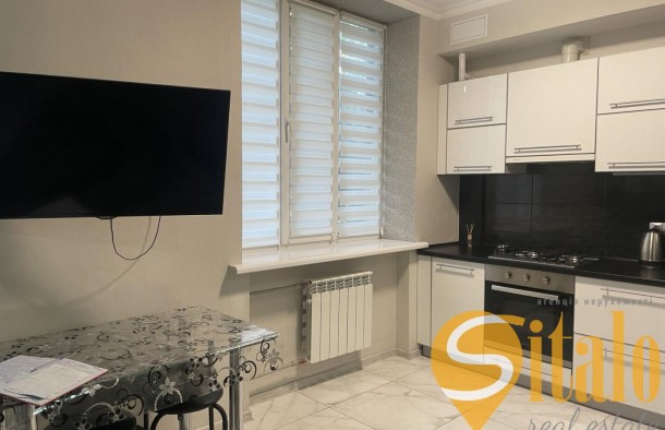 Продаж однокімнатної студії з евроремонтом вул. Незалежної України., фото 6