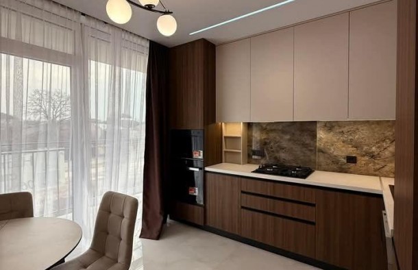 Продаж 2 кім квартири в центрі з ремонтом і меблями, фото 2