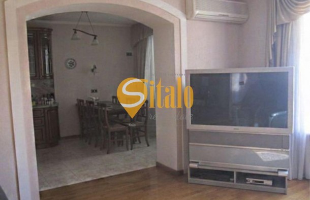 Продається трикімнатна квартира у центральному районі Києва з закритою територією., фото 6