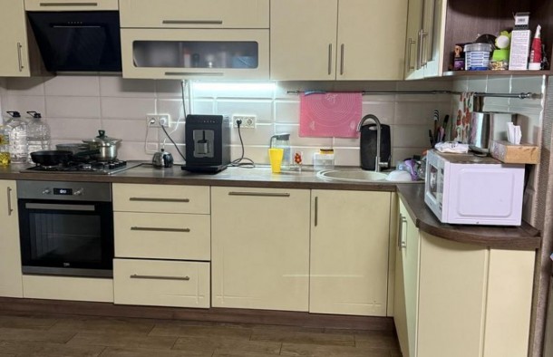 Трикімнатна  квартира з ремонтом ,космос., фото 1