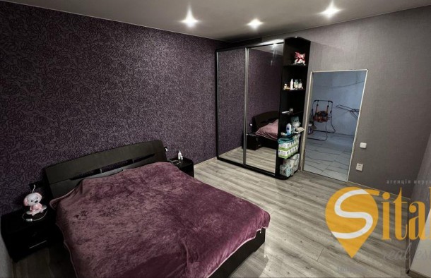 Продаж 3 х кімн. квартири на Малому ринку по проспекту Соборний., фото 1