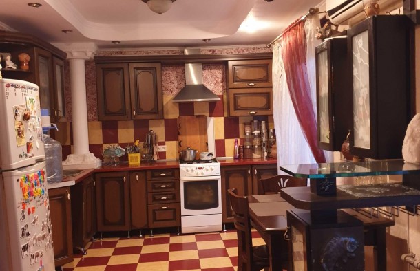 Трикімнатна з ремонтом Космос, фото 5