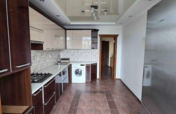 Продаж 2 кім квартири, 70 кв.м., з ремонтом і меблями, фото 3