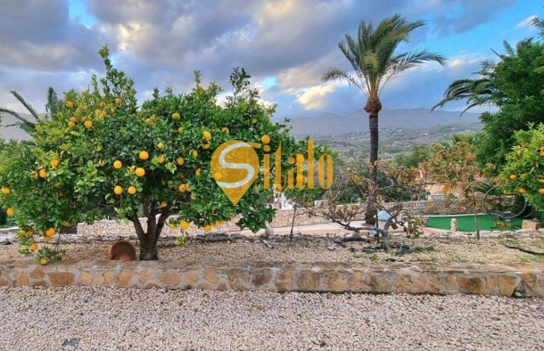 Будинок з панорамним видом на долину та гори, Кальпе., фото 19