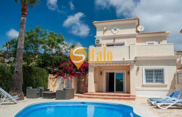 Затишний таунхаус з видом на море та басейном, Кальпе., фото 1