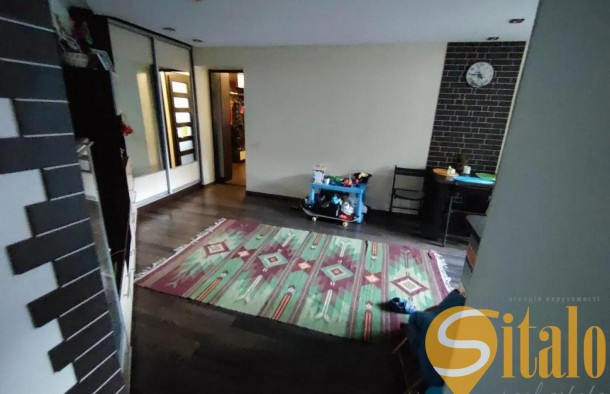 Продаж 2 кімнатної квартири з євроремонтом та меблями, місто Винники, фото 1