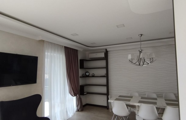 Капітальний маєток з гостьовим будинком та безпечним укриттям., фото 5