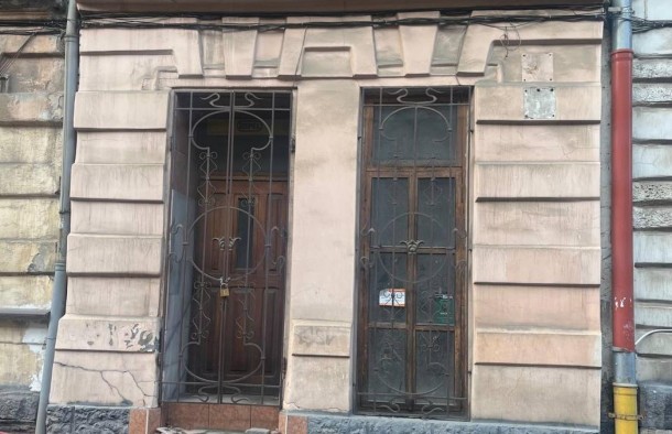 Продаж _ комерційне приміщення фасадний вхід центр м. Львів, вул. Шептицьких 38, фото 1