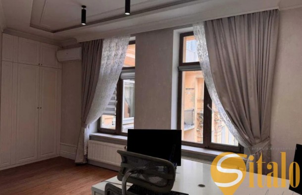 Продається простора дизайнерська квартира 116,9 м² у самому центрі Львова на вул. Івана Франка., фото 7