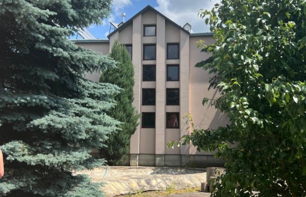 Продаж будинку біля Львова з ремонтом у с.Вислобоках, фото 1