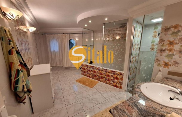 Будинок з панорамним видом на долину та гори, Кальпе., фото 21