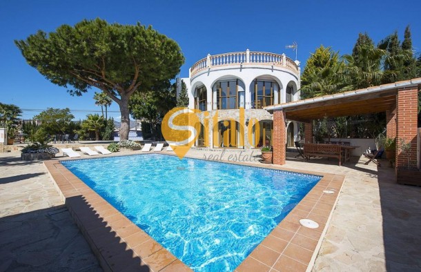 Будинок із панорамним видом на гори, Кальпе., фото 2