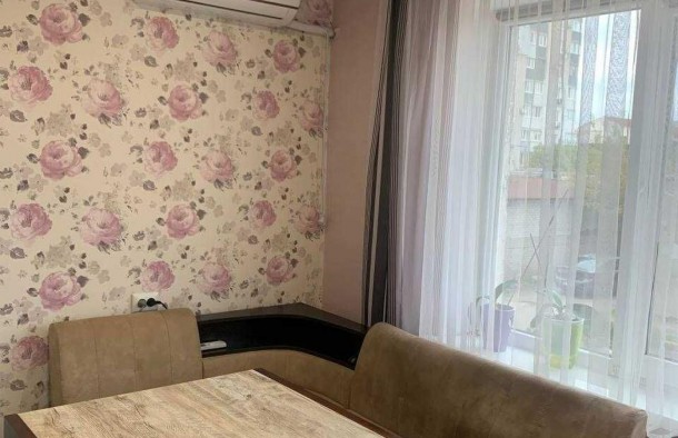 Трикімнатна з гарним ремонтом , меблями та технікою., фото 16