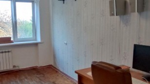 Двокімнатна на Космосі.