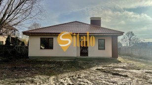 Одноповерховий будинок 138 кв.м з виходом на воду 18 соток, Осокорки, метро Славутич 9 км