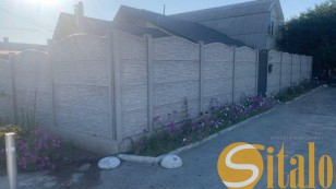 Продаж затишного будинку в Комунарському районі.