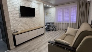 Продаж однокімнатної квартири студії по вул. Яценка.