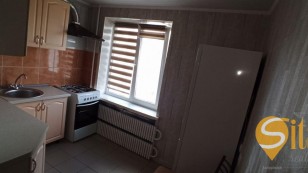 Двокімнатна на Космосі у гарному житловому стані.