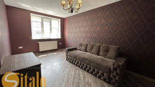 Продається 2 кімнатна з ремонтом та меблями в самому Центрі