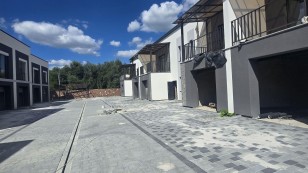 Продаж таунхауса з гаражем 174кв.м с. Вовчинець