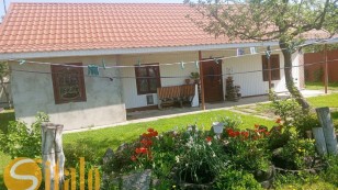 Продаж будинку біля міста