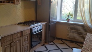 Продаж 4 х кімнатної квартири в Осипенківському мікрорайоні.