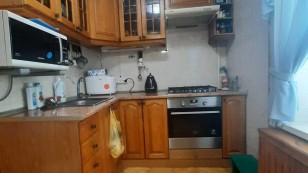 Трикімнатна  на 1 Южному з ремонтом.