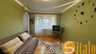 Продаж 2х кімнатної  квартири на Космосі.