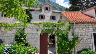 Продаж вілл і будинків в Чорногорії в доброті lb0139. 6bd_s7622