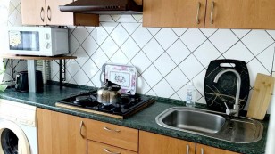 Продаж 2х кімн. квартири вул. Запорізька  Малий ринок.