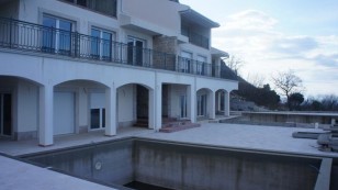 Продаж будинків в Чорногорії поблизу Кучі bk34_s539
