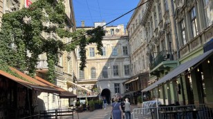 ексклюзивна дворівнева квартира в самому центрі Львова, проїзд Крива липа