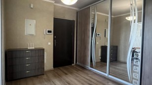 Продаж квартири в закритому ЖК на Правому Березі
