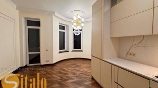 Продається ексклюзивний будинок в Центрі