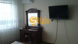 Продаж 1 к квартири Гришка 9  метро Позняки