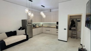 Продаж апартаментів з ремонтом та меблями, вулиця Залізнична,Львів