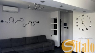 Продаж 2х кімнт. квартири студії площа Маяковського.