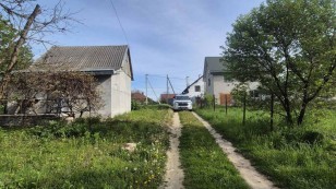Продаж дачного будинку і  земельної ділянки, с. Бірки, Львів