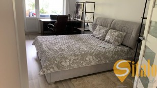 Продається трикімнатна квартира по вул. Бородинська