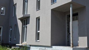 Продаж затишних котеджів без ремонту по вулиці Садова, с. Бірки