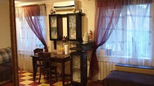 Трикімнатна з ремонтом Космос