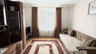 Продається 2кімнатна квартира  Можна по перерахунку