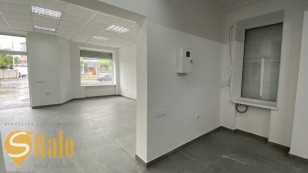 Фасадне комерційне приміщення топова локаціяПродаж