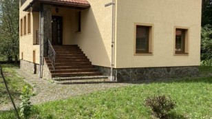 4 кімнатний будинок з ремонтом в Брюховичах