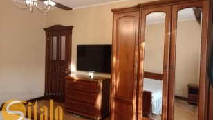 4 кім квартира з меблями і гараж в центрі