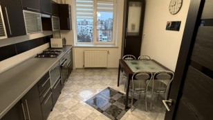 Продаж 2 кім  квартири з ремонтом і меблями
