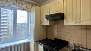 Продається 1кімнатна квартира поряд Центрального парку.
