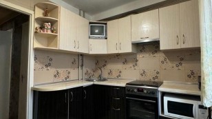 Трикімнатна в районі Раута,космос, у гарному стані.